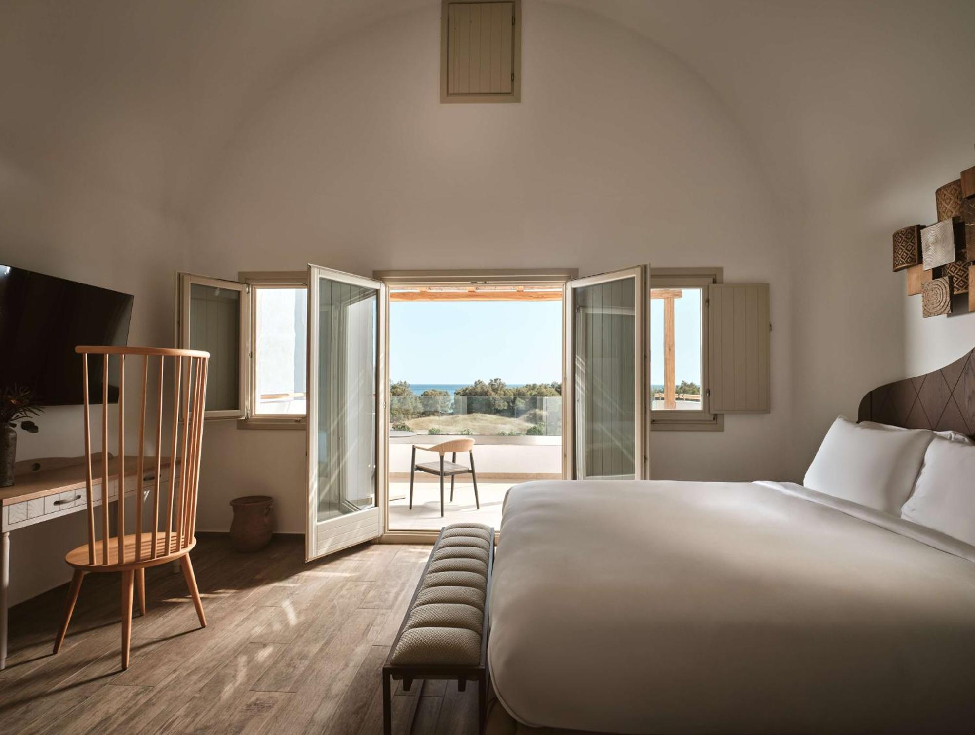 Sea Breeze Santorini Beach Resort, Curio By Hilton Agios Georgios  Kültér fotó