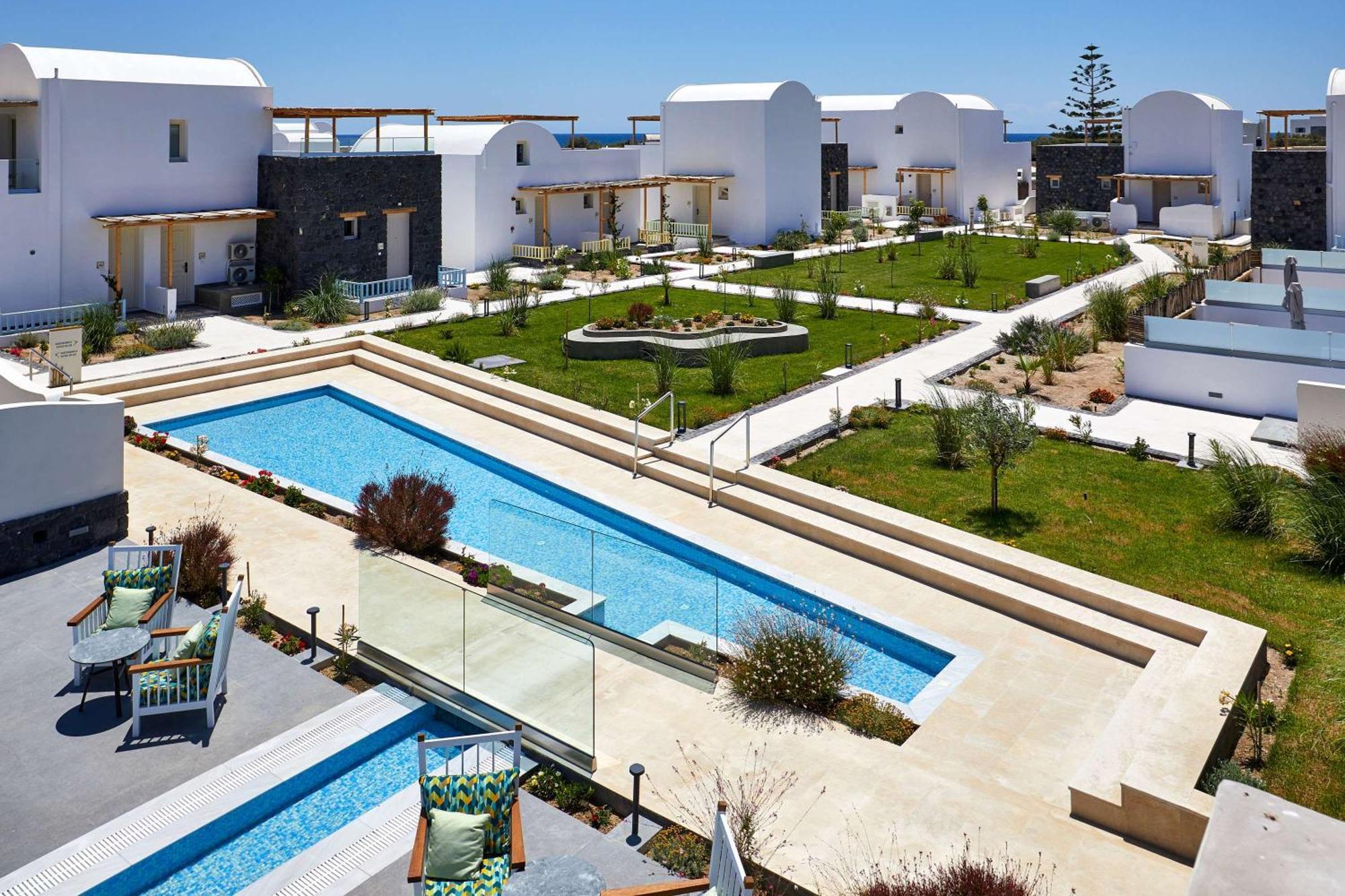 Sea Breeze Santorini Beach Resort, Curio By Hilton Agios Georgios  Kültér fotó