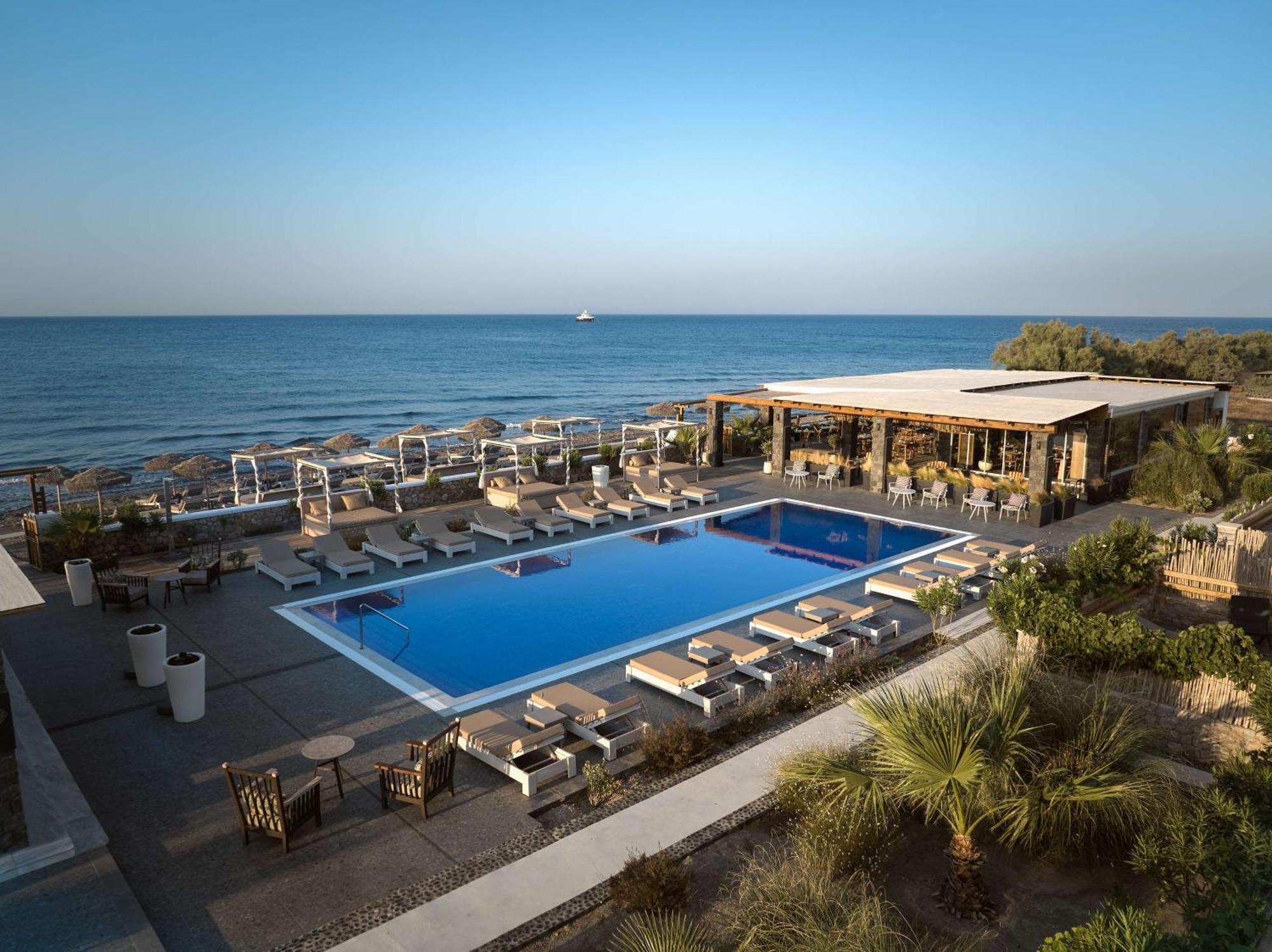 Sea Breeze Santorini Beach Resort, Curio By Hilton Agios Georgios  Kültér fotó