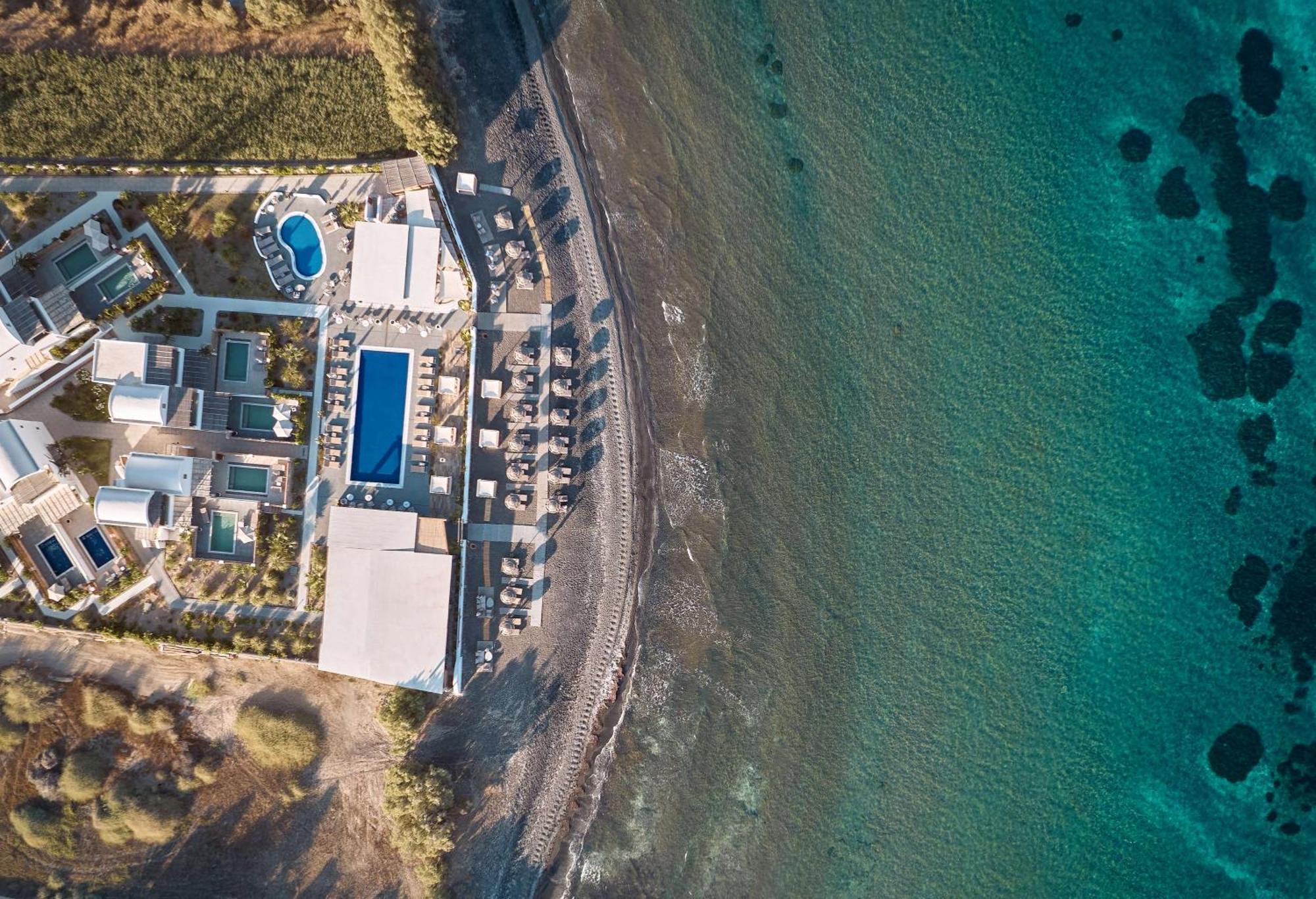 Sea Breeze Santorini Beach Resort, Curio By Hilton Agios Georgios  Kültér fotó